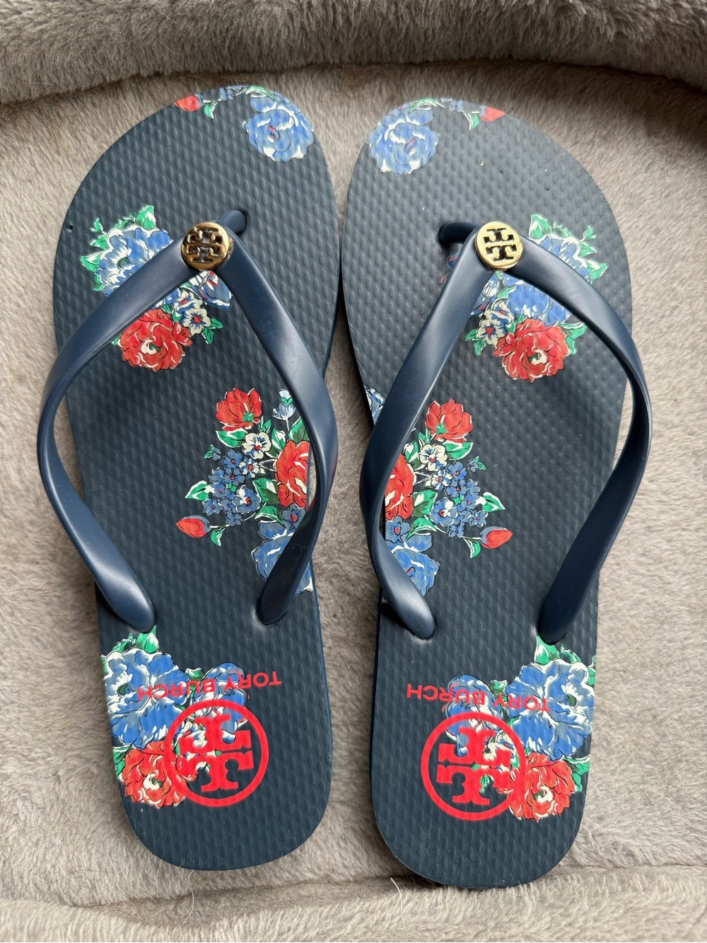 Tory Burch flip flops size 7 NEW navy blue floral